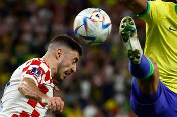 VIDEO | ¿Era roja? Así fue la feroz patada de Danilo en el Brasil vs Croacia del Mundial Qatar 2022