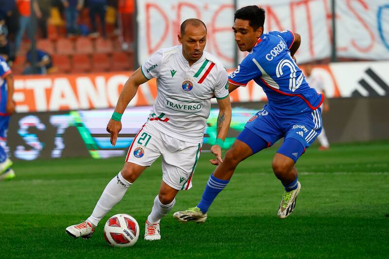 Marcelo Díaz en el último encuentro entre Audax Italiano y Universidad de Chile.
