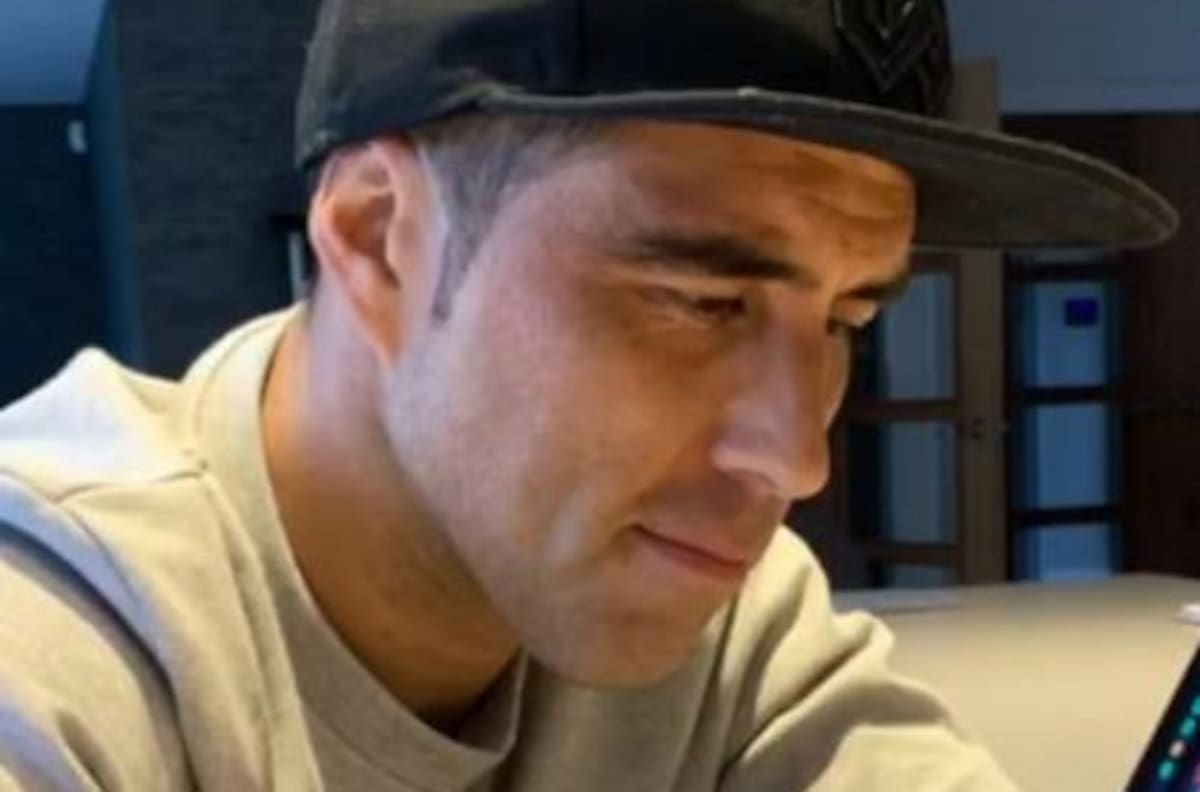 Claudio Bravo estrena nuevo look previo al inicio de la Premier League