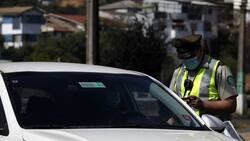 Mujer vendía permisos únicos colectivos a $5 mil en la Vega Central