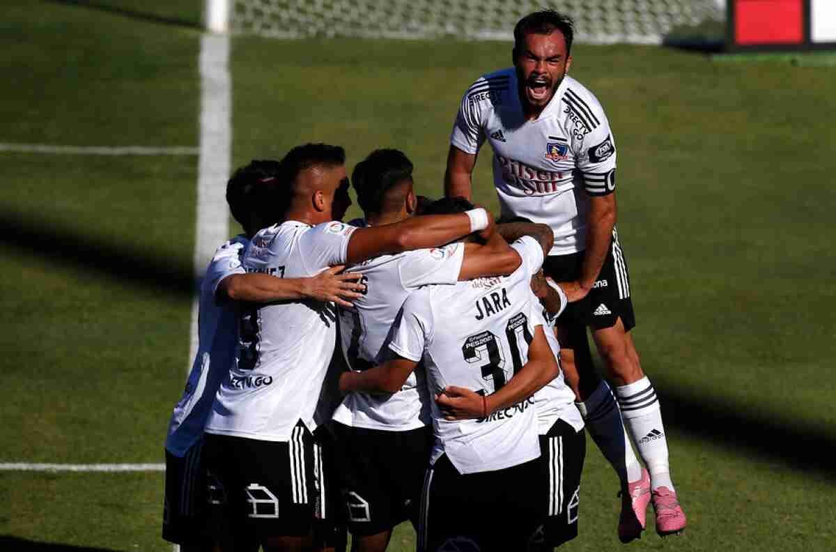 Colo Colo buscaría nuevamente a un delantero para darle en el gusto a Gustavo Quinteros