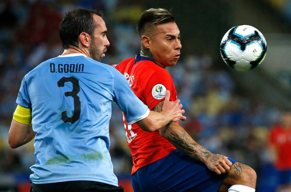 Diego Godín olvida las polémicas y alabó a la Selección Chilena