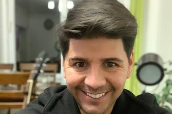 A 13 años de su momento televisivo: Edmundo Varas volvió a cantar "Solo para tí", el tema que le dedicó a Cari Bastías en "Amor Ciego"