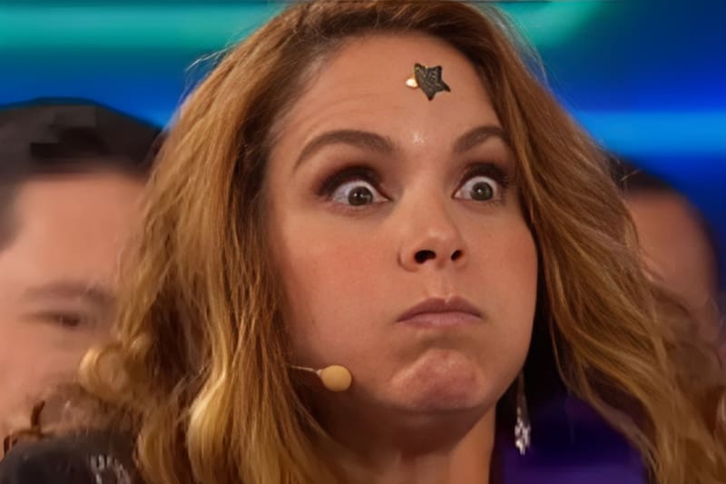 La "Novia de América" participó en una divertida dinámica en "Me Caigo de Risa" y terminó cacheteada por su hija Lucerito.