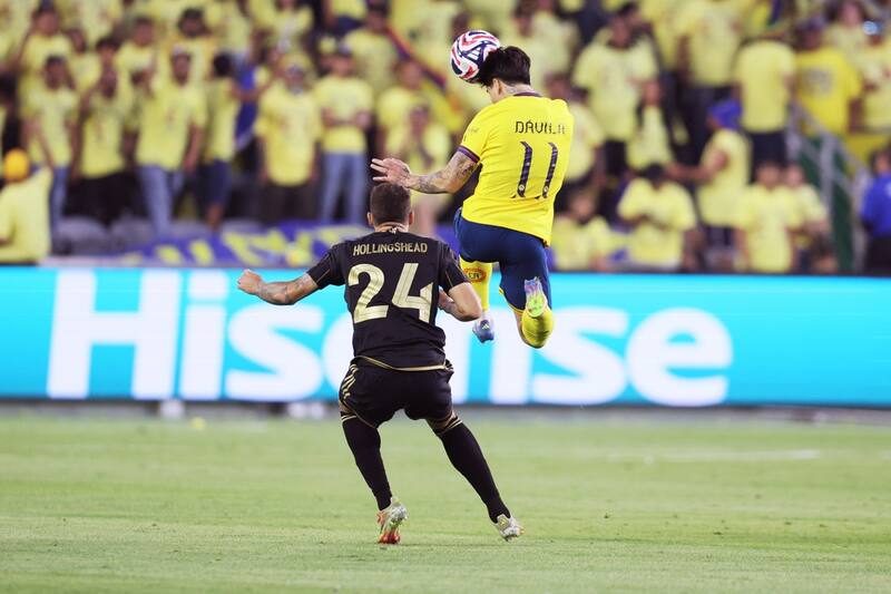 El chileno arrancó como titular, pero fue reemplazado en el entretiempo.