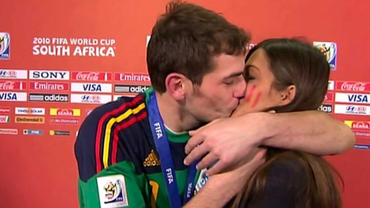 ¿Qué fue de Sara Carbonero? La periodista a la que Iker Casillas le "robó" un beso tras la final de Sudáfrica 2010