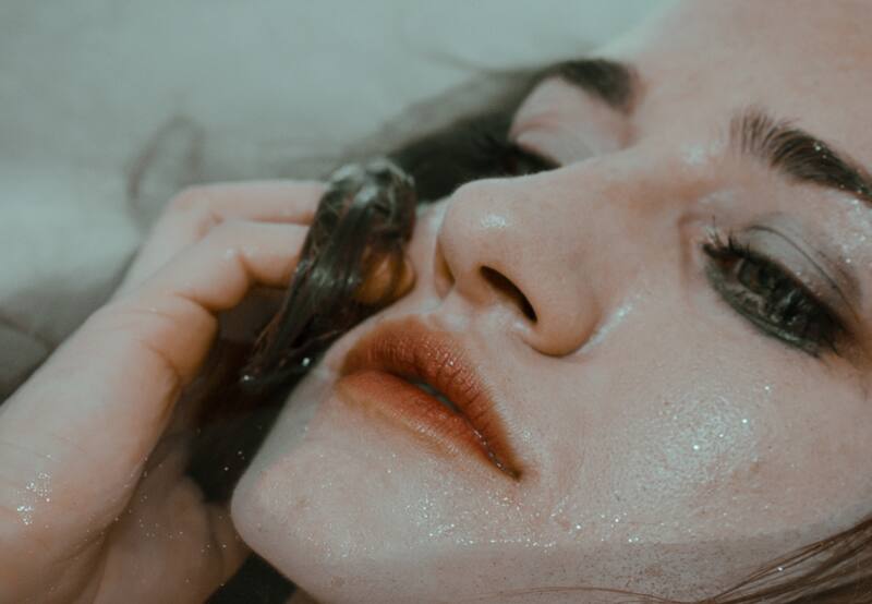 El suicidio es un tema de difícil abordaje, sobre todo por la falta de herramientas que tenemos para gestionar nuesttras propias emociones, Sin embargo, con un genuino deseo de ayudar, ya comenzamos la prevención | Foto: Befunky