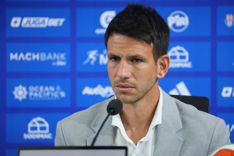 El fracaso de la obsesión de Manuel Mayo: El crítico presente de Lucero y Rivero que golpea a la U. Foto: Aton.