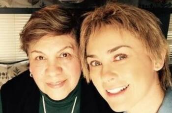 Con profunda tristeza: Aracely Arámbula reaparece tras la muerte de su madre