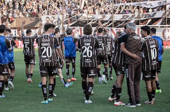 Goleador chileno sonríe en Argentina: Maxi Rodríguez sumó sus primeros minutos con Platense