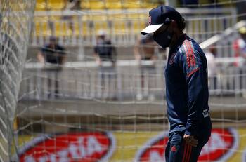 Los dos técnicos extranjeros que sondean en la U para reemplazar a Esteban Valencia en 2022