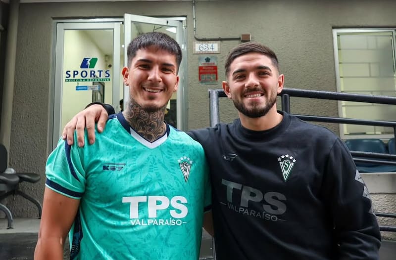 El charrúa disfruta de sus días como jugador de Santiago Wanderers. Foto: @wanderersoficial.