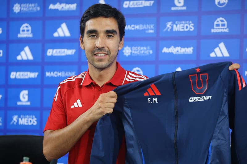 El técnico de la U no la pasa bien y los directivos tampoco hacen que lo pase bien.
Jonnathan Oyarzun/Photosport