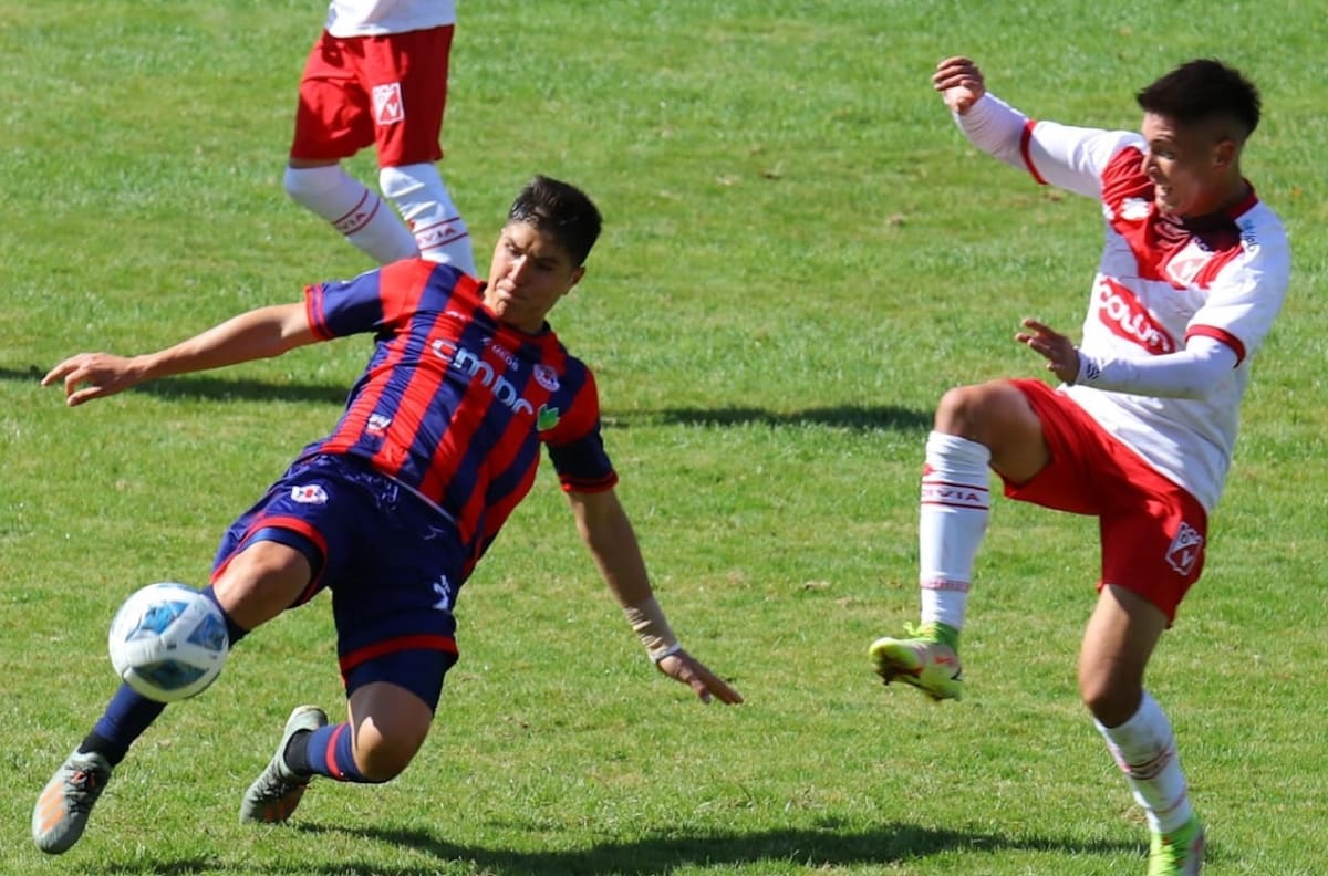 Segunda División: Iberia venció con lo justo a Lautaro de Buin y escapó de los últimos puestos