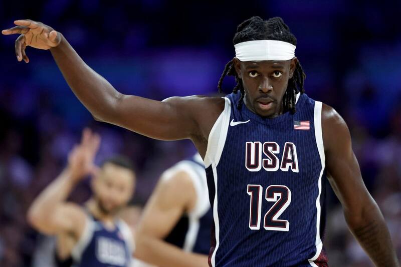 Jrue Holiday del Dream Team estadounidense, durante el triunfo por 110-84 sobre Serbia. Foto: EFE.