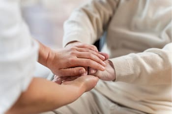 Personas cuidadoras podrán acceder a nuevos beneficios si cumplen estos requisitos