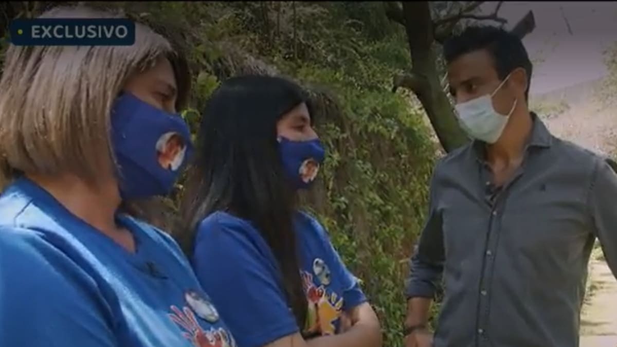 "Aunque estemos en pandemia": El tierno gesto de Gonzalo Ramírez en medio de entrevista con la madre de Tomás Bravo