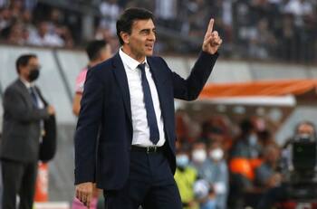 ¿Colo Colo pierde a Gustavo Quinteros? Julio César Falcioni dejará de ser el DT de Independiente