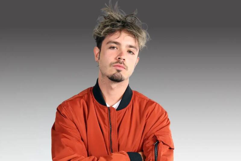 es uno de los personajes juveniles de "Secretos de familia, Justicia para Sara", la nueva producción de Canal 13.