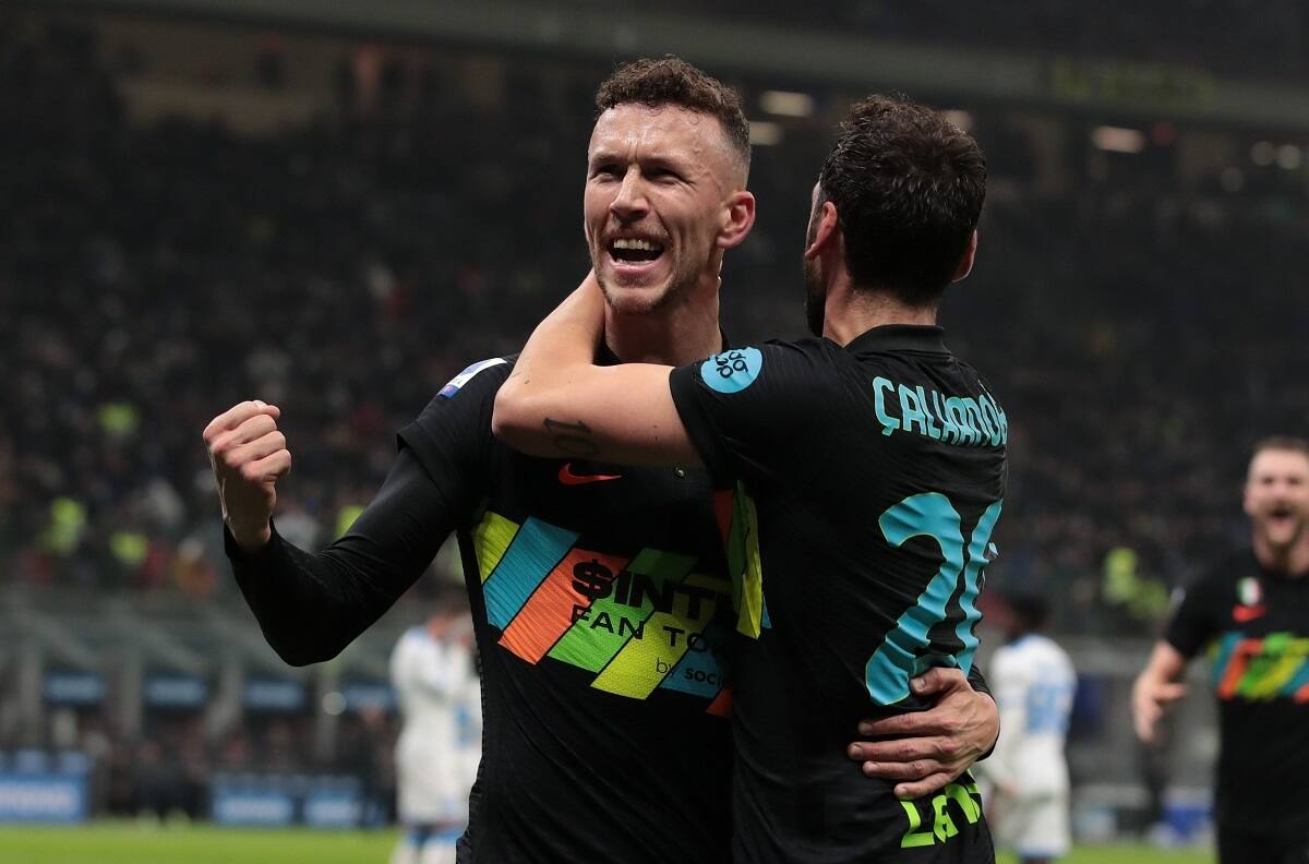 Inter de Milán se acercó a la cima de la Serie A tras vencer al Napoli con Arturo Vidal durante media hora