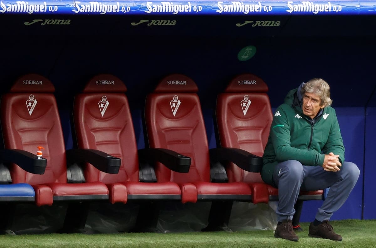 Manuel Pellegrini recibió una pésima noticia de parte del director deportivo del Betis