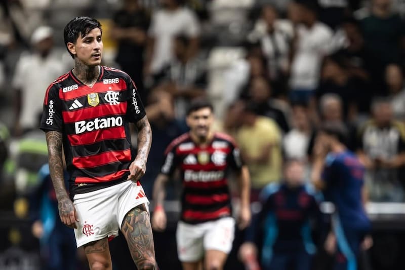 El volante asoma como titular para la final de Copa Libertadores. Foto: Instagram Erick Pulgar.