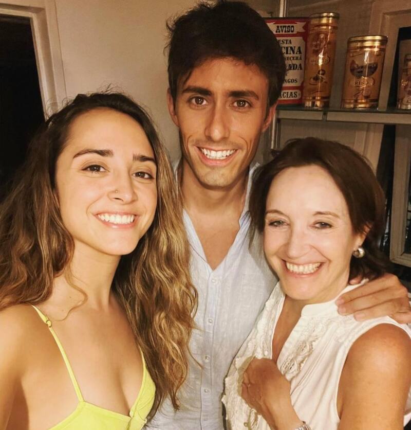 El periodista aseguró que su hermana, mantenía una cercana amistad con Mon Laferte en el pasado / Instagram