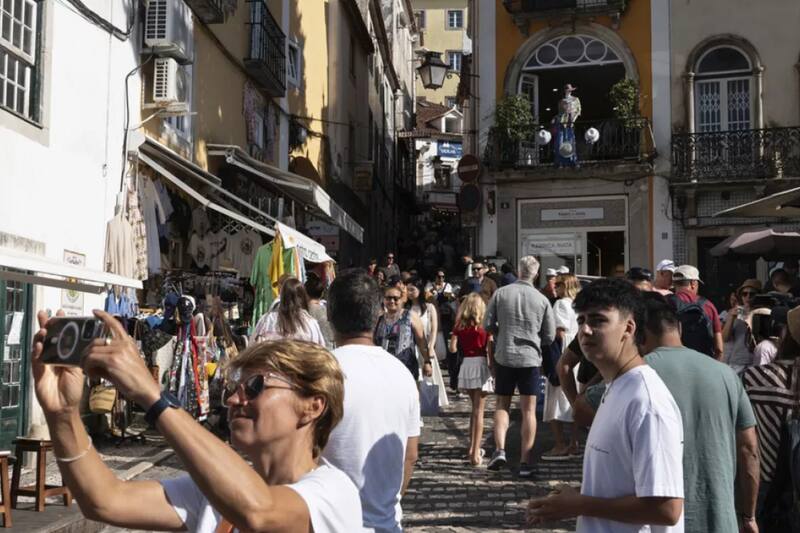 Millones de ellos buscan distintas características para sus destinos.