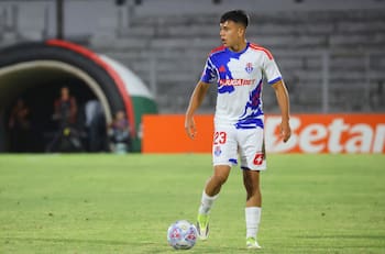 Los 3 jugadores que buscan reemplazar a Lucas Assadi en el Superclásico