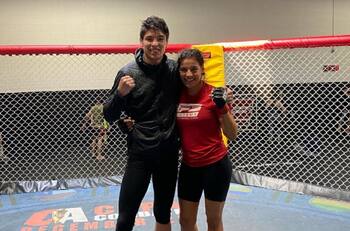 Sonríe "La Jaula" Bahamondes: Julianna Peña nueva campeona de UFC y "TAZ" Gallardo ganó en Combate Global