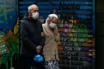 Bono Bodas de Oro: ¿A quién beneficia y cómo se postula?