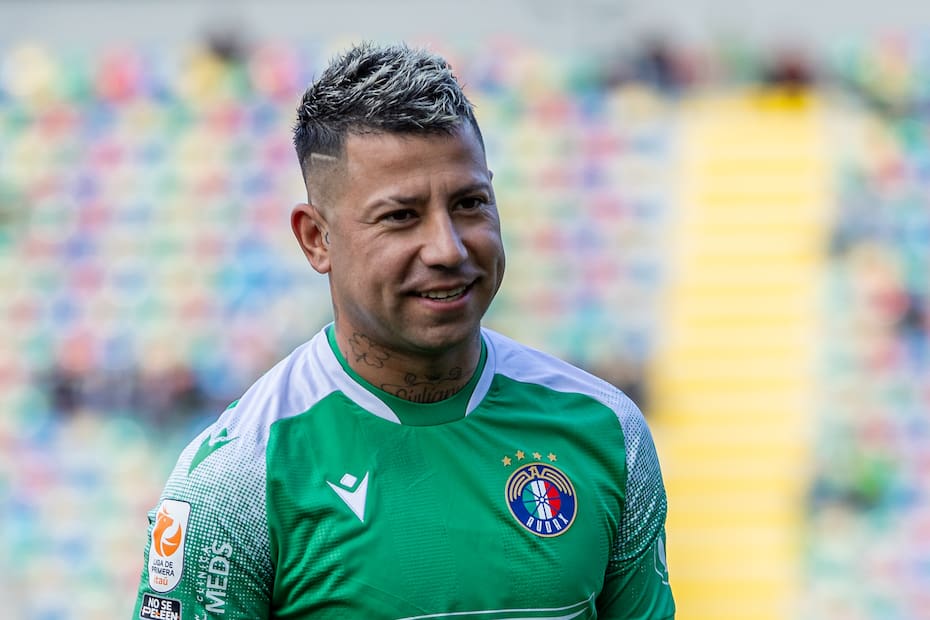 Leonardo Valencia en el duelo de Audax Italiano y Colo Colo. Foto: Felipe Escobedo