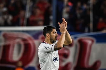 VIDEO | ¡Lo aplaudieron de pie! La emoción de Luis Suárez al ser sustituido en su último partido por Nacional de Montevideo