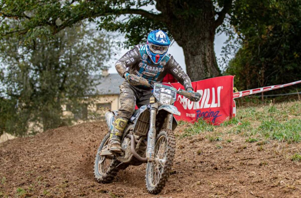 Ruy Barbosa lucha para alcanzar el liderato en Junior 1 del Mundial de Moto Enduro FIM