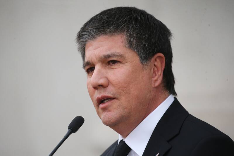 Manuel Monsalve es investigado por una denuncia en su contra por supuesto abuso sexual y violación.