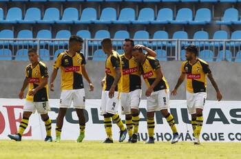 VIDEO: Coquimbo Unido de Esteban Paredes y Jean Beausejour recibió una grata despedida