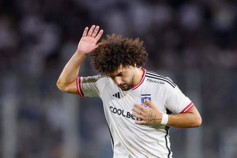 La improvisada defensa para enfrentar a Unión La Calera. Foto: Aton