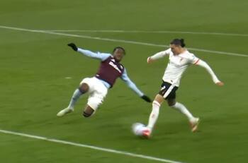 ¡Para qué te traje! El grosero gol que se perdió Darwin Núñez y le costó la victoria al Liverpool