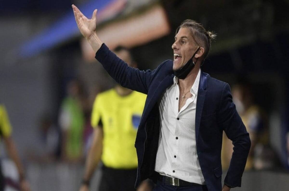 Beccacece en la cuerda floja en Racing tras eliminación ante Boca Juniors