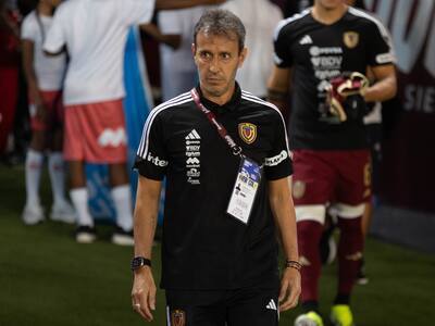 Venezuela explota ante insólita reacción de su DT tras la eliminación