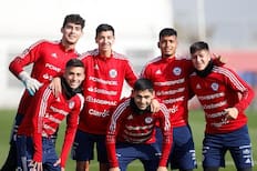 Estancado: el joven seleccionado chileno que quiso Colo Colo y ahora no juega un partido hace 4 meses