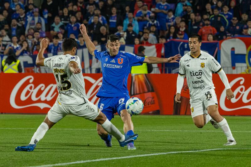 El único refuerzo de la U oficializado. Foto: Felipe Escobedo