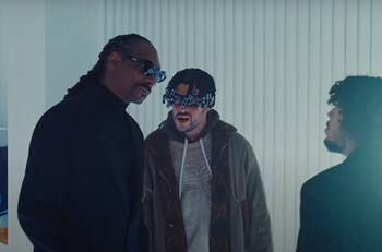 Echando humo: Bad Bunny se junta con Snoop Dogg para su nuevo video "Hoy cobré"