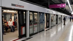 Metro de Santiago tendrá extensión horaria hasta las 00:30 horas en 15 estaciones de la red este sábado