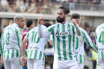 Con gol de Isco: Manuel Pellegrini eliminó al Huesca de Willy Chatiliez de la Copa del Rey