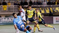 Fue figura en Primera B, pertenece a Colo Colo y tres clubes se pelean su fichaje