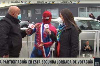 "Váyanse de aquí": El incómodo momento que vivió Canal 13 en pleno despacho con "Sensual Spiderman"