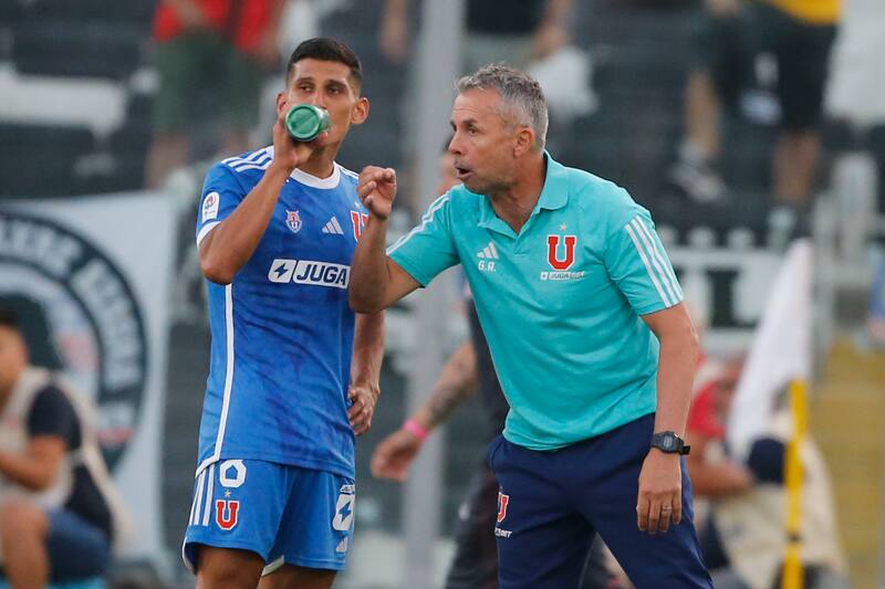 El entrenador de Universidad de Chile Gustavo Alvarez.