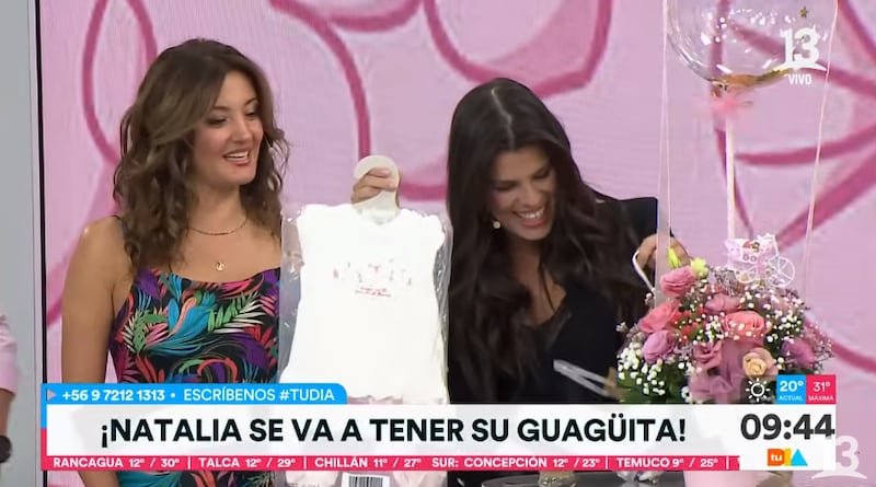 Natalia López recibió regalo de parte del equipo de "Tú Día".