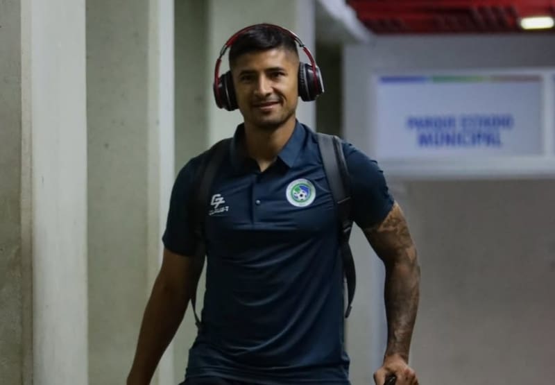 . El argentino, hoy en Deportes Puerto Montt. Foto: Deportes Puerto Montt en Instagram.